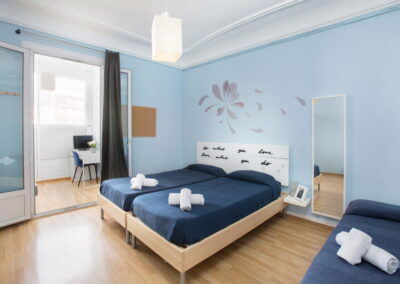 Residencia de estudiantes Barcelona-habitacion-doble-azul